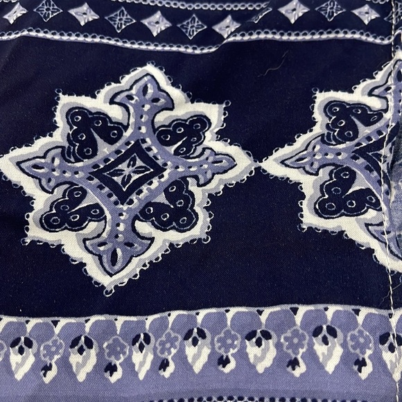 Scarf - Picture 2 of 3